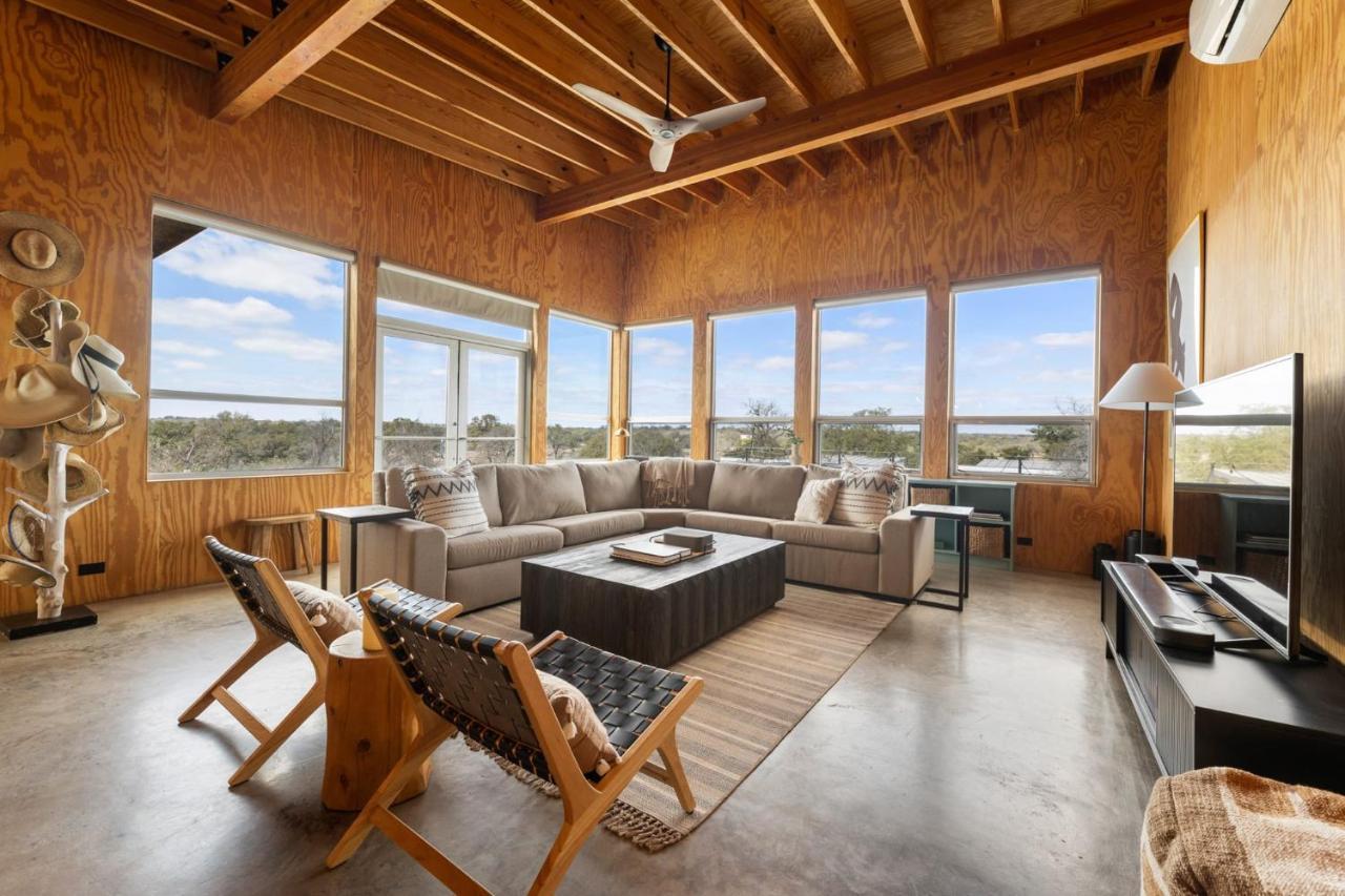 Lazo House - Riverfront With Overlooking Llano River Exterior photo